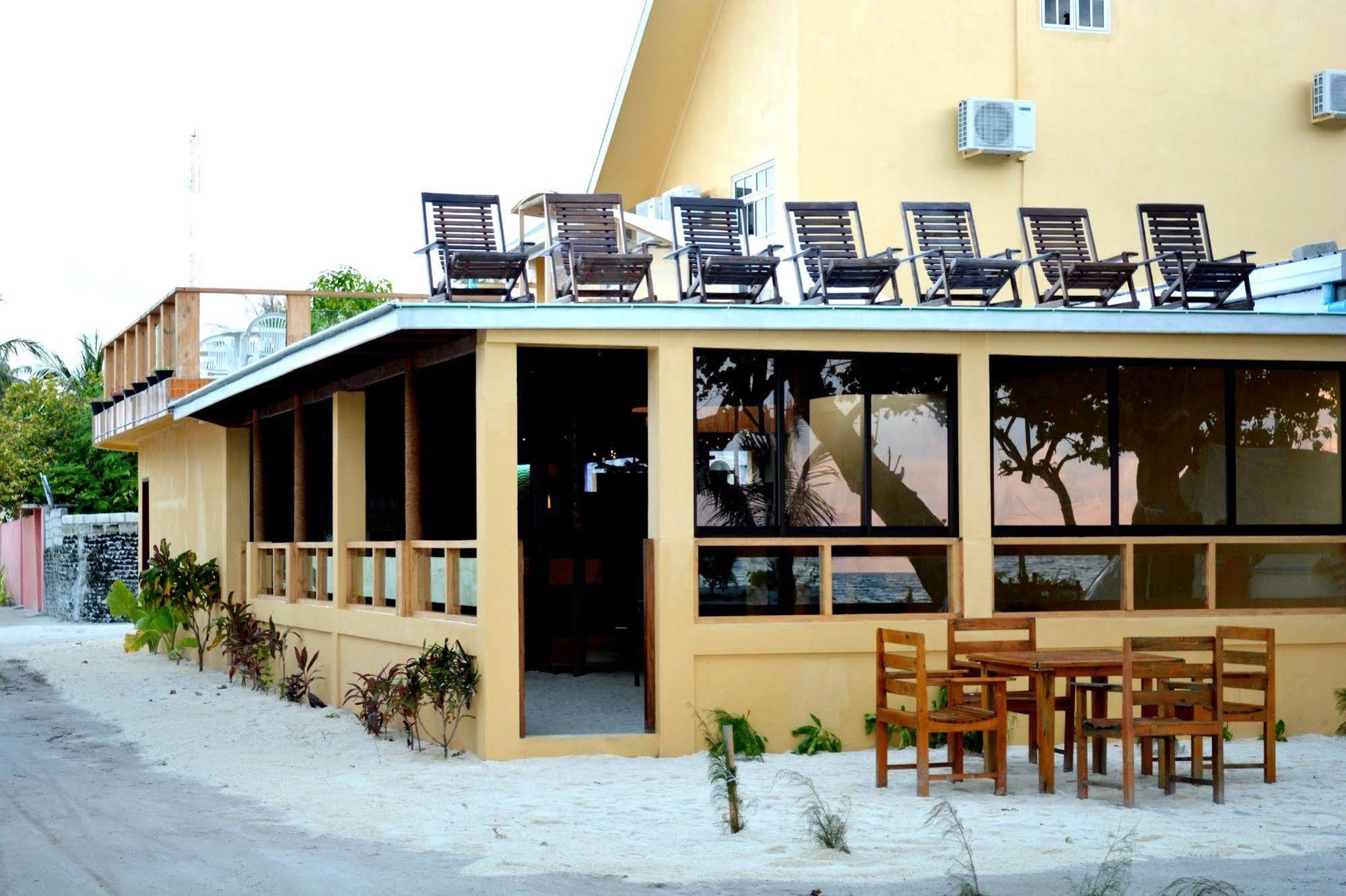Lily Rest Maldives Maafushi Exterior foto