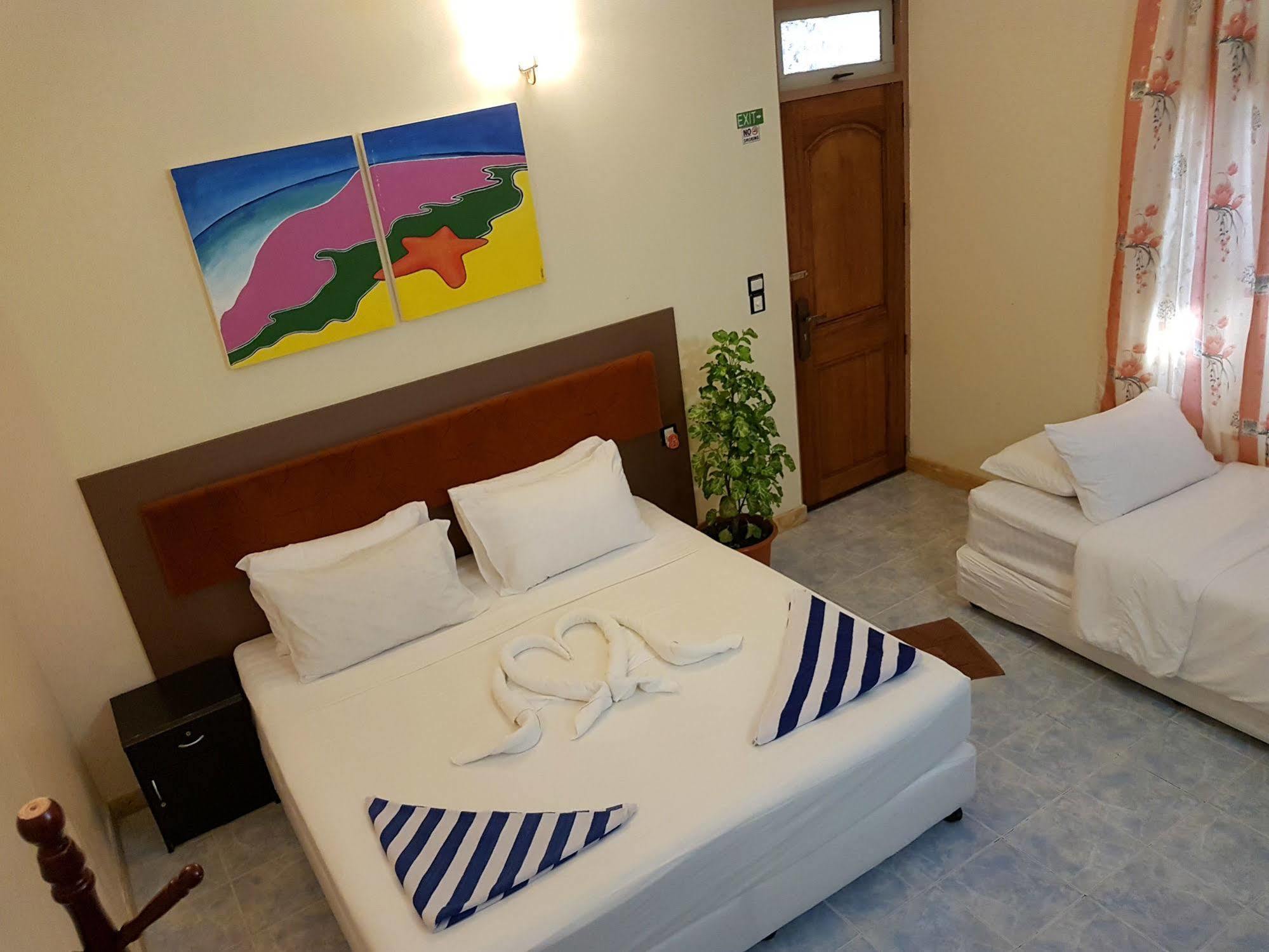 Lily Rest Maldives Maafushi Exterior foto